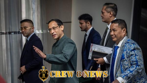 diperiksa-lagi-nadiem-makarim-didampingi-hotman-paris-hadir-di-kejagung-untuk-kasus-chromebook-1756959616753_169-1.jpeg