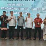 Sinergi Hukum Nasional dan Kearifan Lokal: Bob Hasan dan Mevrizal Bedah Masa Depan Hukum Adat Sumbar
